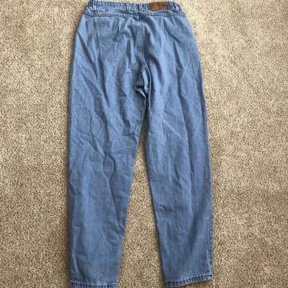 VINTAGE MOM JEANS!! - Picture 2 of 4